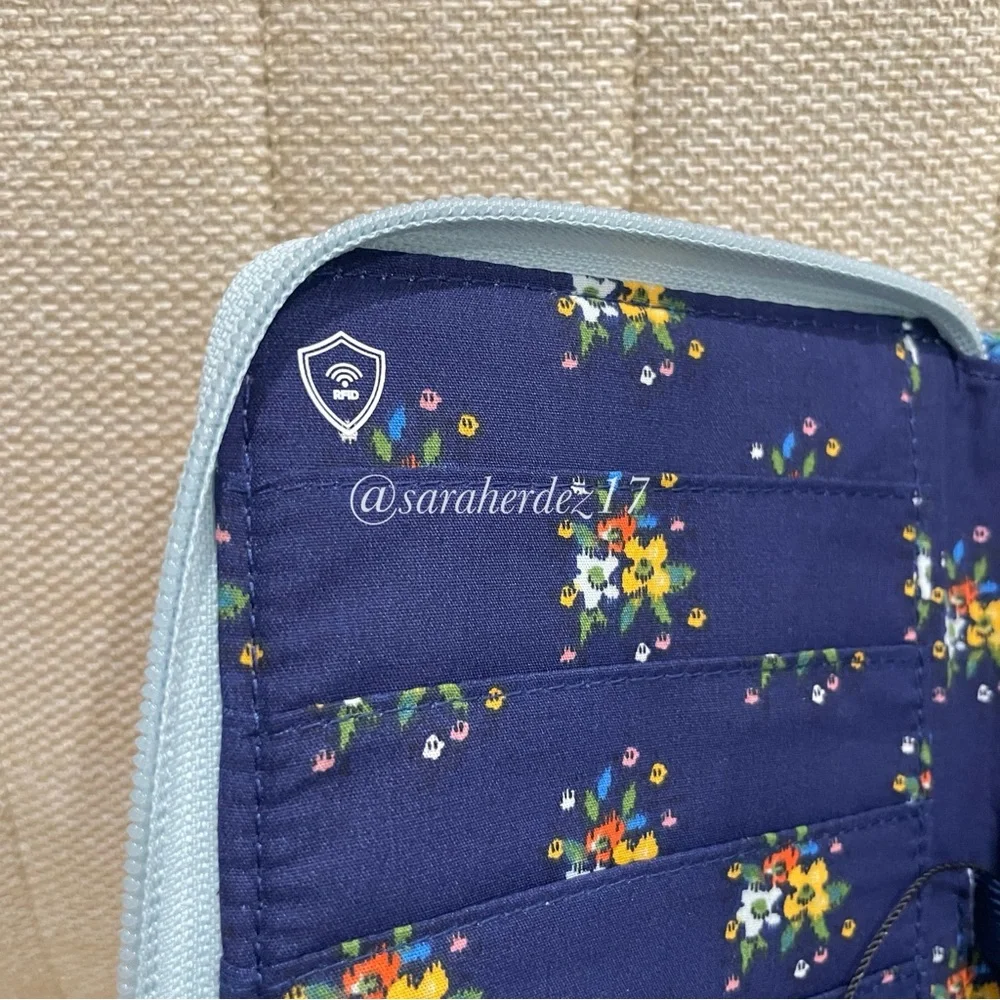 NEW Vera Bradley RFID Travel Wallet Floral Quilted Blue Multi Color‎ Sea Air